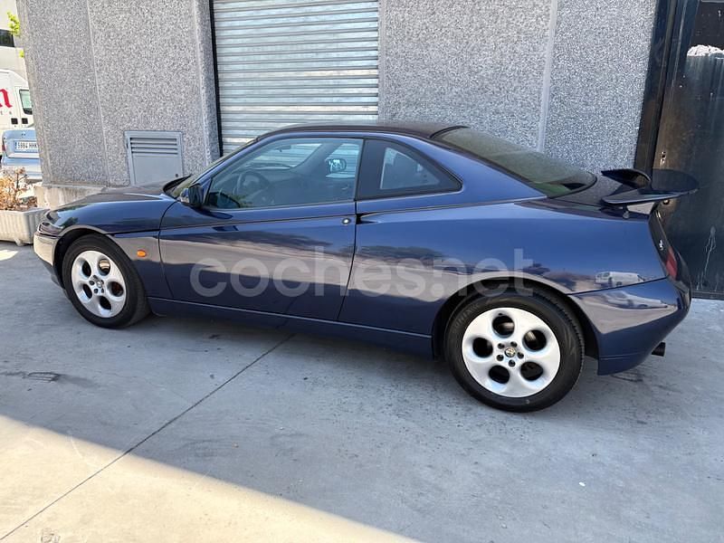 Usado Alfa Romeo GTV 144 CV (105 kW) 1998 Azul Coupe