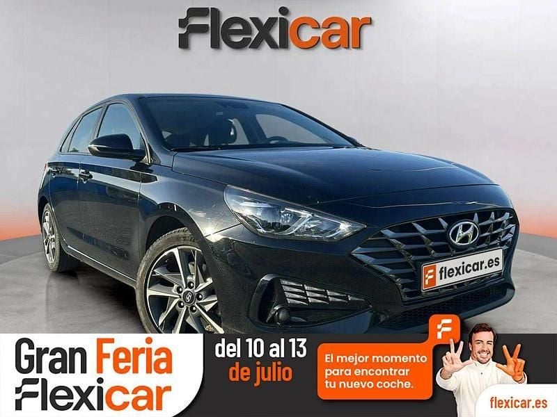 Negro Usado 2023 Hyundai i30 Utilitario | 17.990 € (Precio justo) - Imagen 1/4
