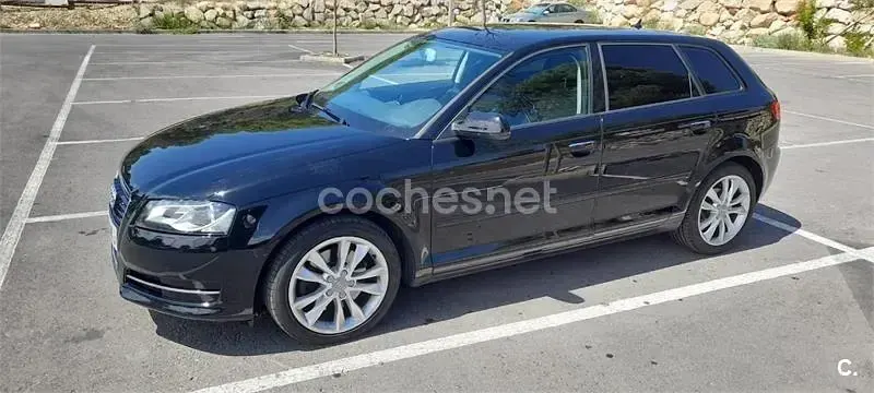 Usado Audi A3 Sportback Attraction 170 CV (125 kW) 2010 Negro Utilitario