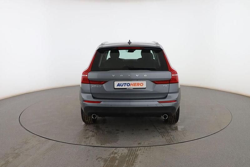 Usado Volvo XC60 Momentum 250 CV (183 kW) 2018 Gris SUV