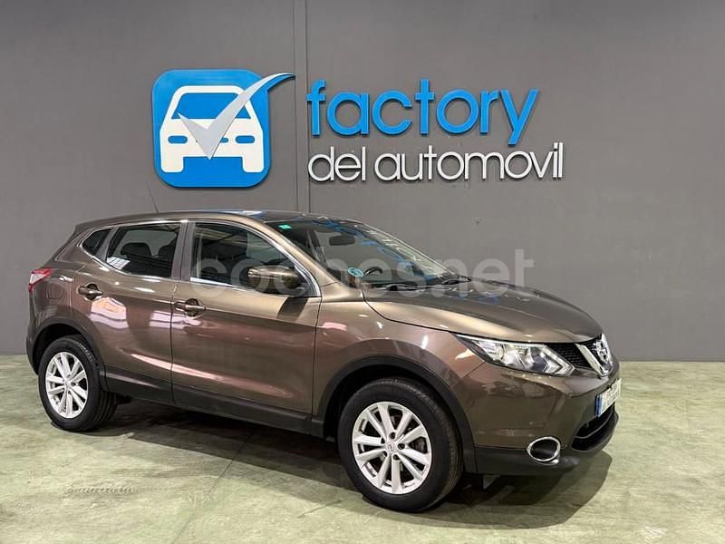 Usado Nissan Qashqai Acenta 115 CV (84 kW) 2015 Gris / plata SUV