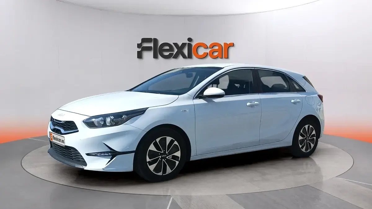 Usado Kia Ceed 101 CV (74 kW) 2024 Blanco Utilitario