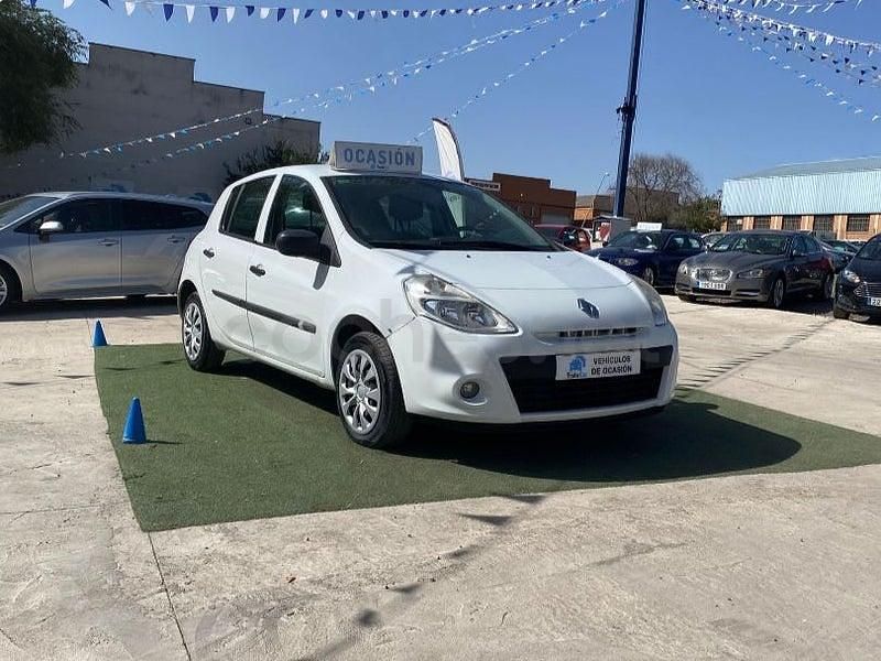 Usado Renault Clio IV Authentique 75 CV (55 kW) 2013 Blanco Berlina