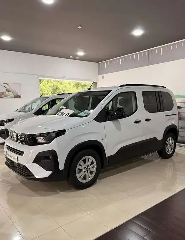 Nuevo Peugeot Rifter Allure 101 CV (74 kW) 2025 Blanco Monovolumen