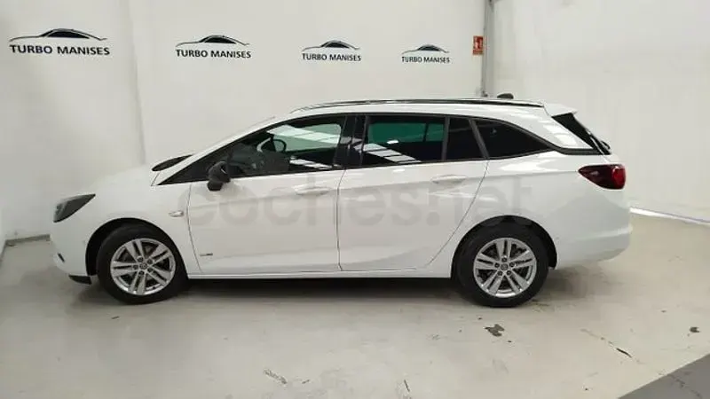 Usado Opel Astra Ultimate 145 CV (106 kW) 2021 Blanco Familiar