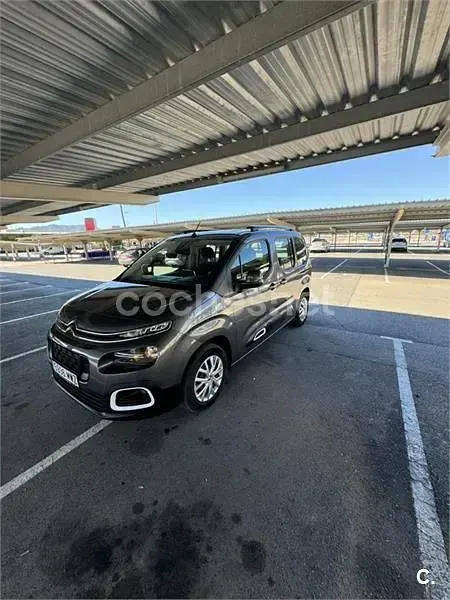 Usado Citroën Berlingo Shine 130 CV (95 kW) 2019 Gris / plata Monovolumen