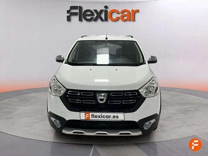 Usado Dacia Lodgy Comfort 116 CV (85 kW) 2022 Blanco Monovolumen