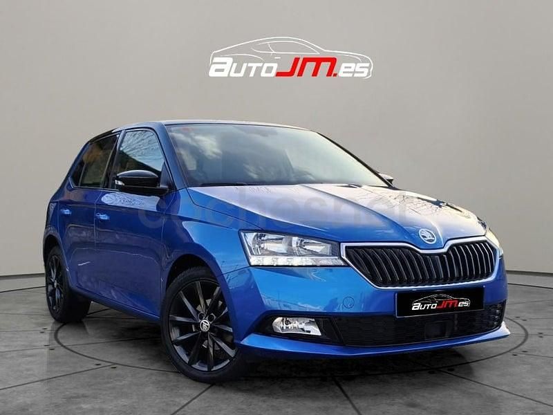 Usado Skoda Fabia Ambition 75 CV (55 kW) 2019 Azul Berlina