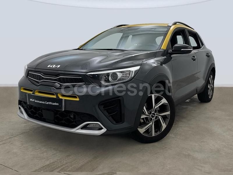 Gris / plata Usado 2022 Kia Stonic GT-Line SUV | 20.995 € (Un poco caro) - Imagen 1/4