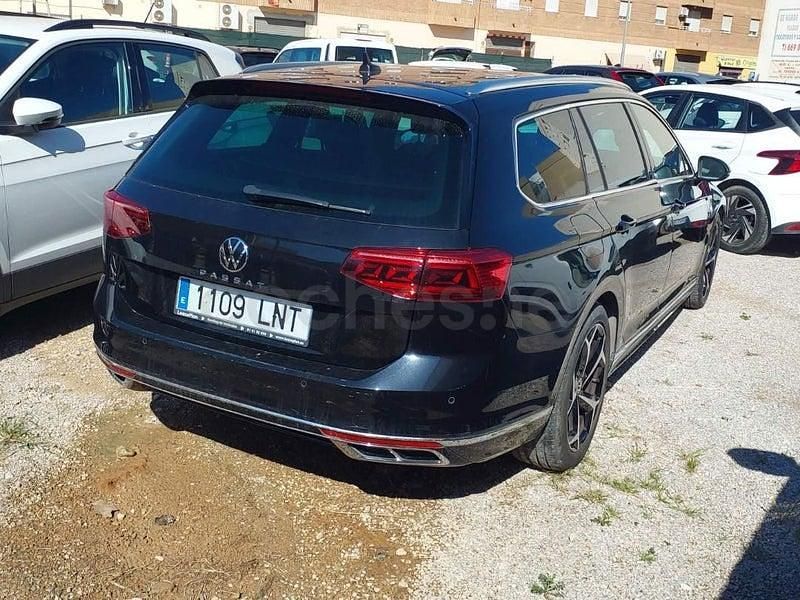 Usado VW Passat R-line 200 CV (147 kW) 2021 Negro Familiar