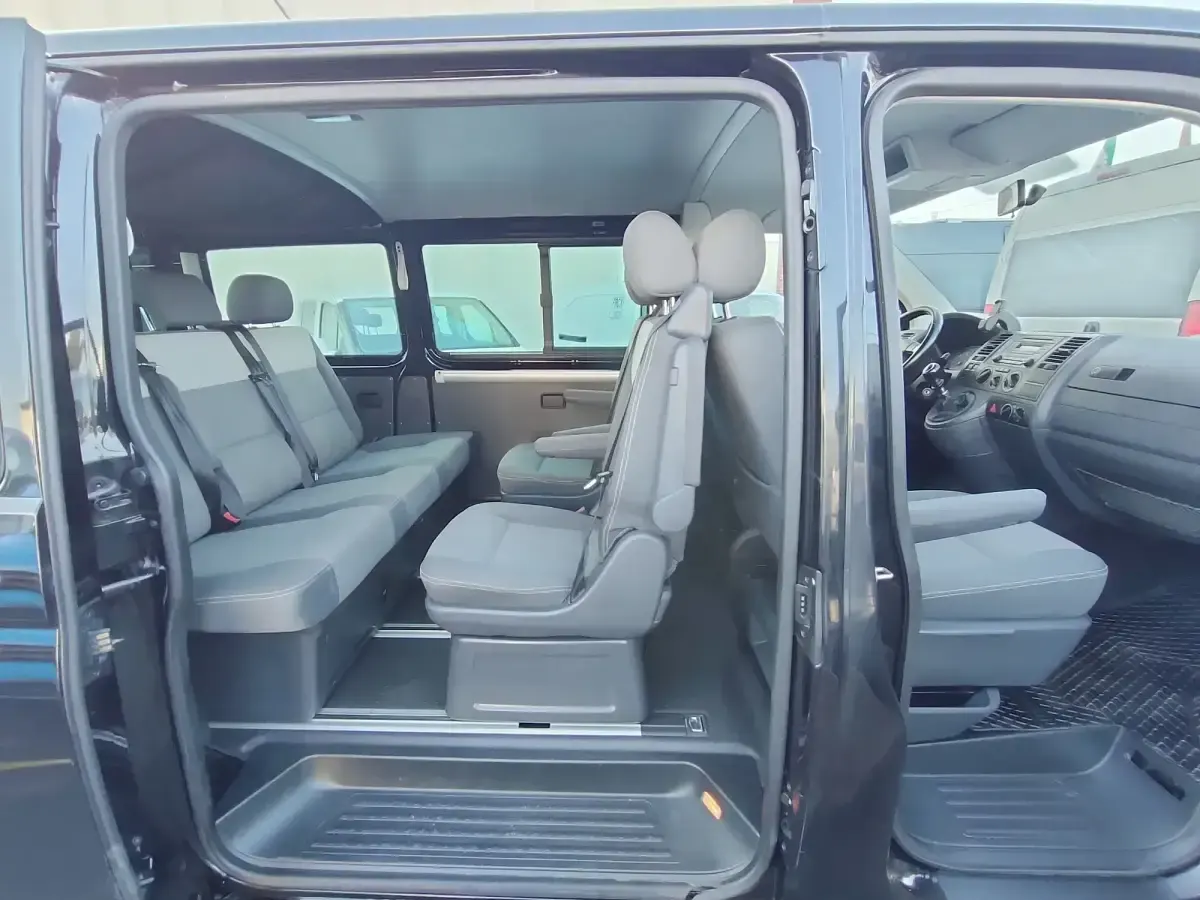 Usado VW Transporter 102 CV (75 kW) 2009 Negro Van