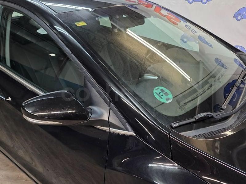 Usado Hyundai i30 135 CV (99 kW) 2015 Negro Berlina