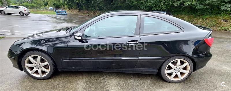 Negro Usado 2004 Mercedes C230 Berlina | 4200 € (Un poco caro) - Imagen 1/4
