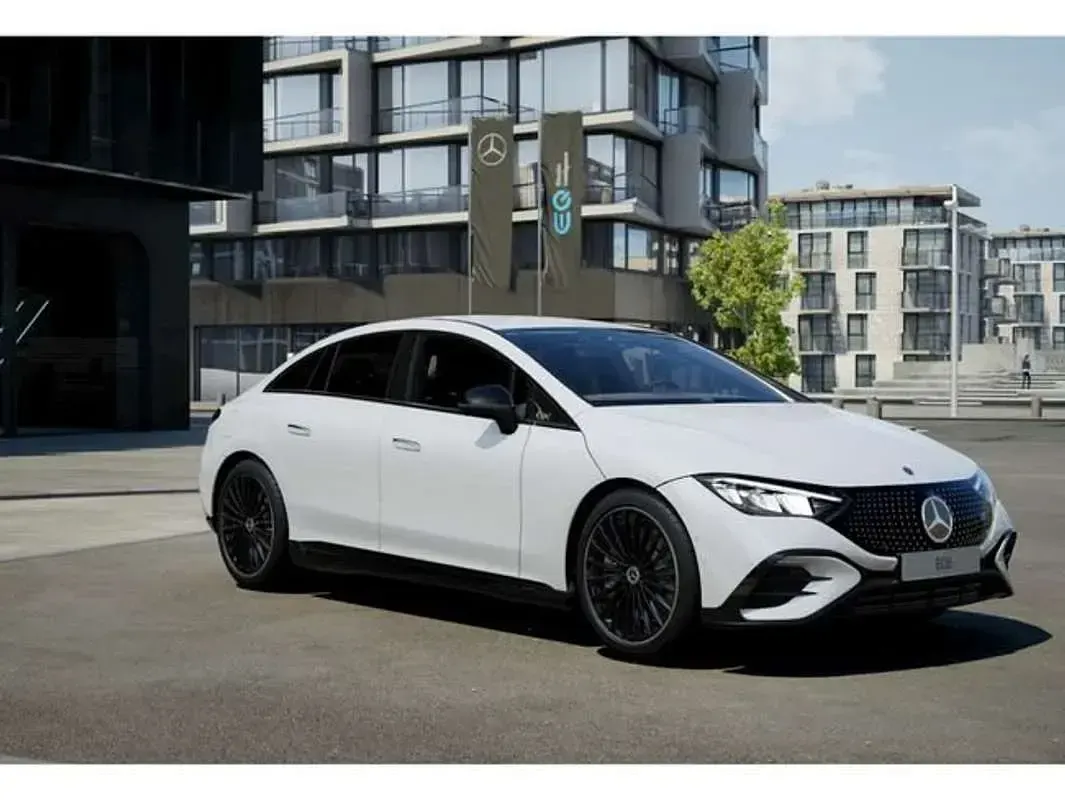 Usado Mercedes EQE350 AMG 216 kW (295 CV) 2025 Blanco Berlina
