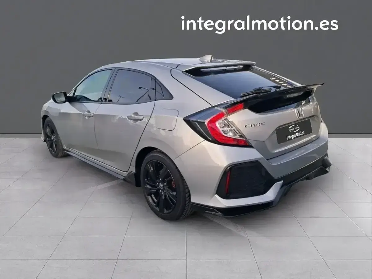 Usado Honda Civic Dynamic 126 CV (92 kW) 2020 Gris Berlina