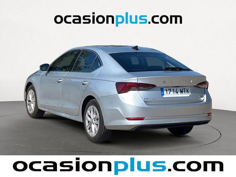 Usado Skoda Octavia Selection 110 CV (80 kW) 2024 Gris / plata Berlina