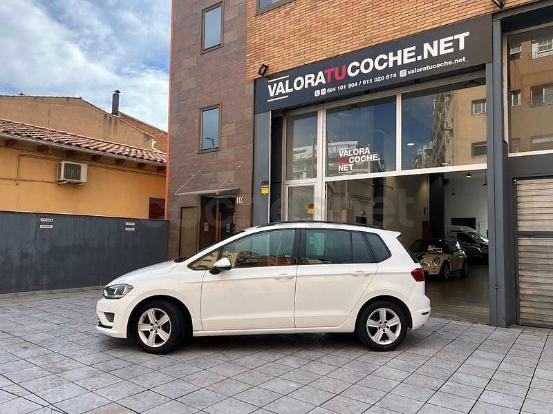Begagnad VW Golf Sportsvan Advance 125 HK (91 kW) 2016 Vit Minibuss