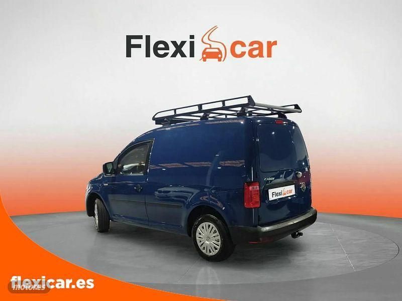 Usado VW Caddy Maxi Trendline 102 CV (75 kW) 2020 Azul Monovolumen