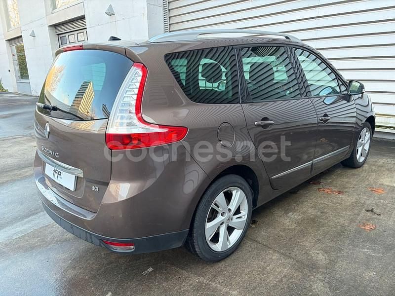 Usado Renault Grand Scénic III Dynamique 131 CV (96 kW) 2013 Marrón Monovolumen
