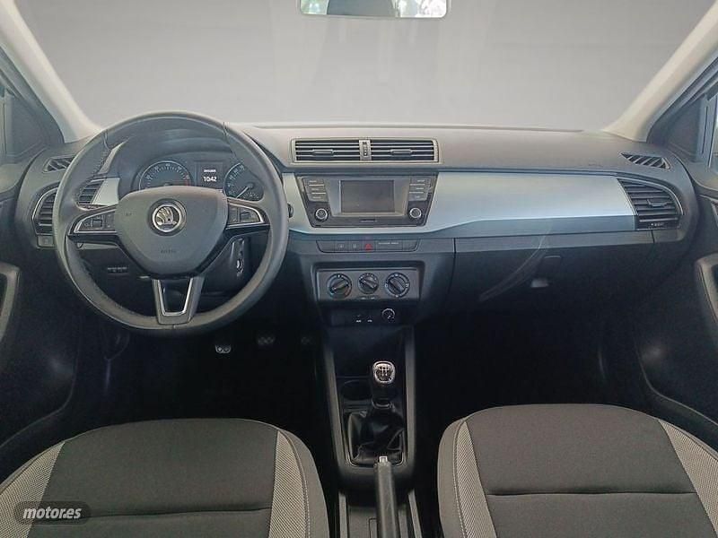 Usado Skoda Fabia Ambition 95 CV (69 kW) 2017 Beige Berlina