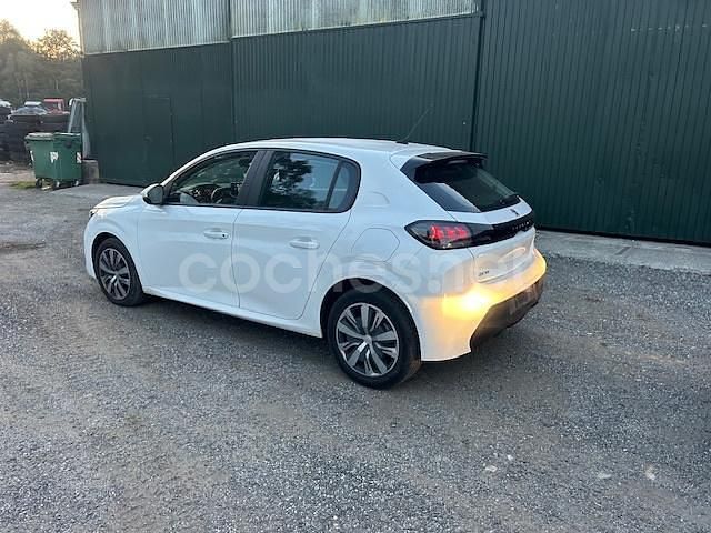 Usado Peugeot 208 Active 100 CV (73 kW) 2020 Blanco Utilitario