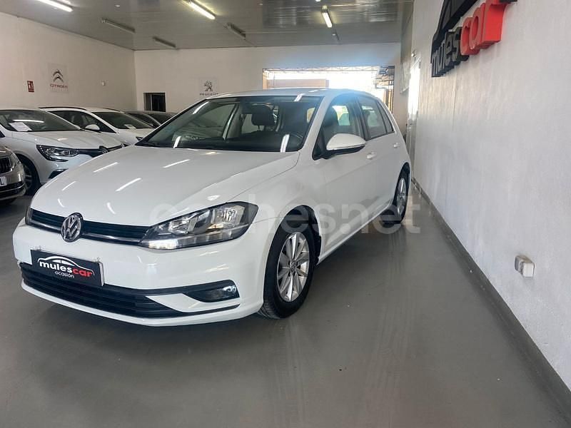Blanco Usado 2018 VW Golf VII Edition Berlina | 12.500 € (Precio justo) - Imagen 1/4