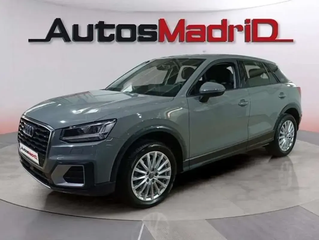 Usado Audi Q2 Design 116 CV (85 kW) 2019 Gris SUV