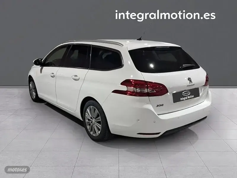 Usado Peugeot 308 SW Allure 130 CV (95 kW) 2021 Blanco Familiar
