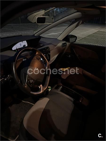 Usado Citroën Grand C4 Picasso Feel 150 CV (110 kW) 2016 Gris / plata Monovolumen