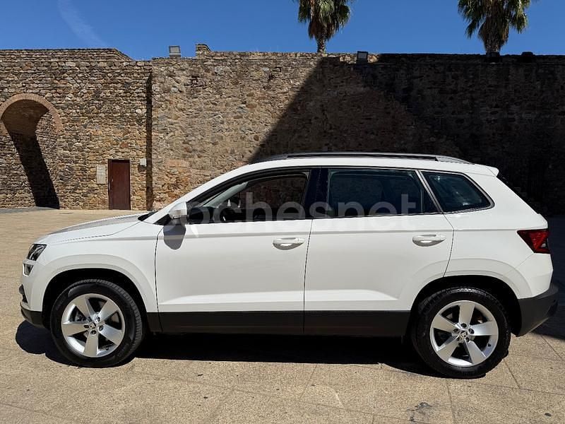 Usado Skoda Karoq Ambition 150 CV (110 kW) 2021 Blanco SUV
