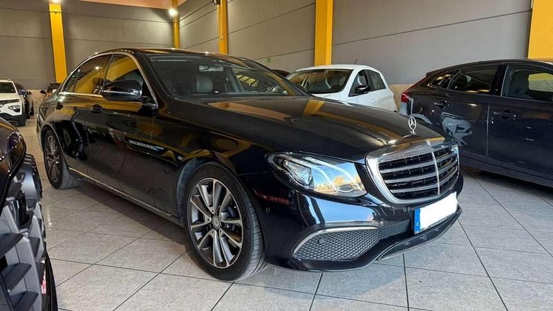 Usado Mercedes E350 211 CV (155 kW) 2016 Negro Berlina