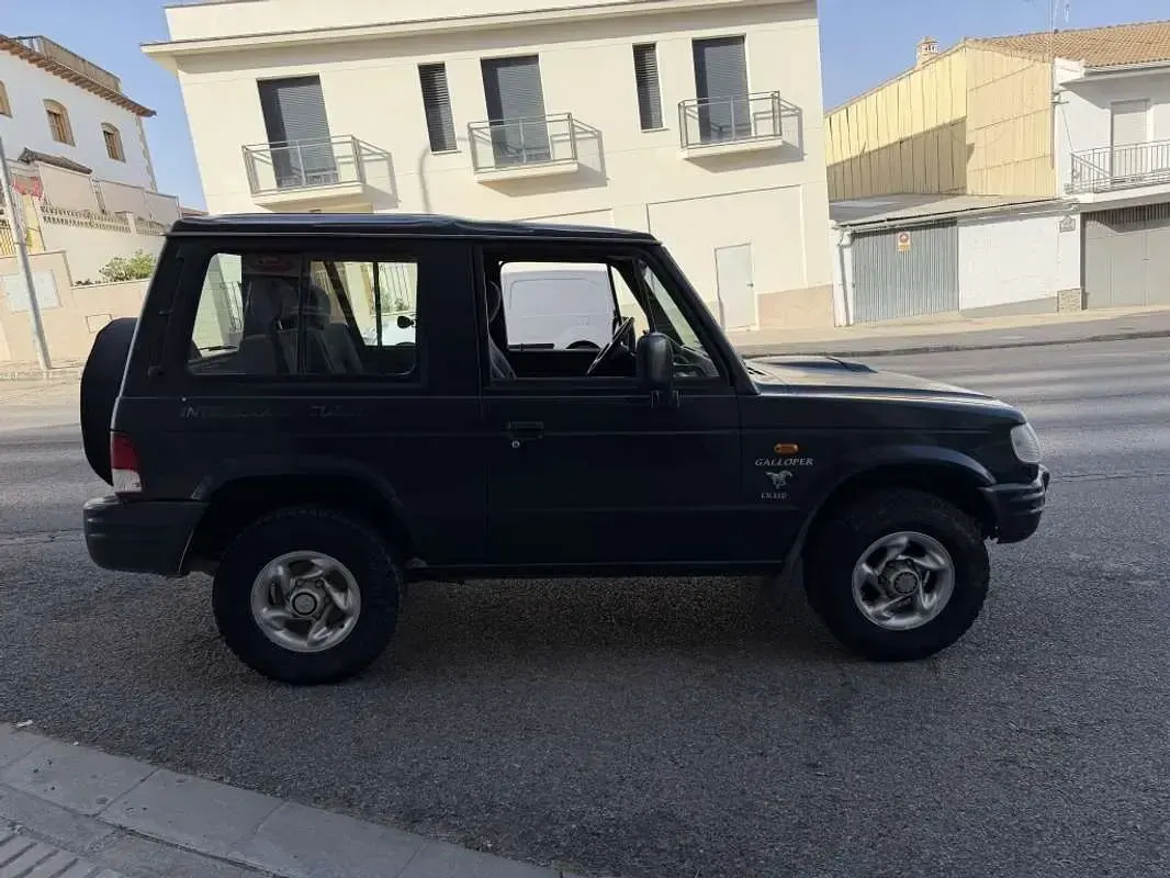 Usado Galloper Exceed 105 CV (77 kW) 1998 Verde SUV