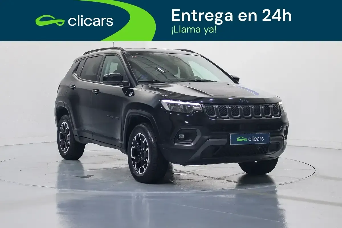 Usado Jeep Compass Trailhawk 240 CV (176 kW) 2023 Negro SUV