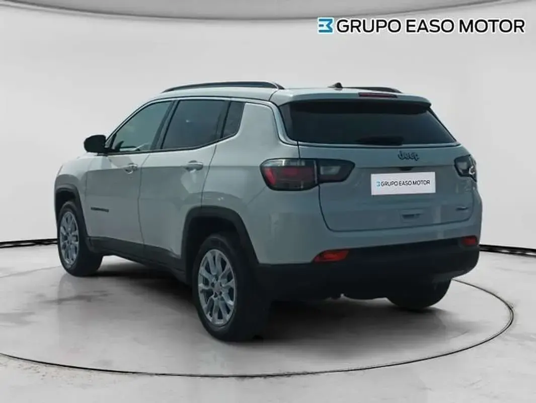 Usado Jeep Compass Longitude 131 CV (96 kW) 2021 Blanco SUV