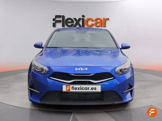 Usado Kia Ceed 100 CV (73 kW) 2022 Azul Utilitario
