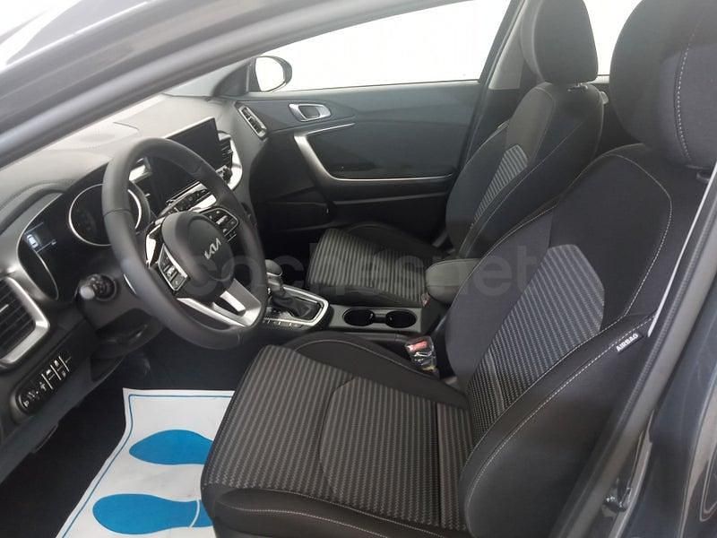 Usado Kia Ceed 100 CV (73 kW) 2024 Negro Utilitario
