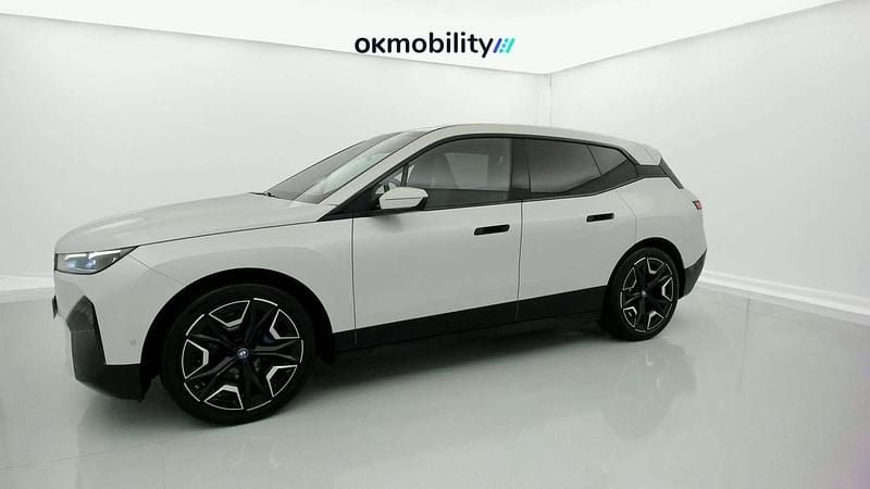 Usado BMW iX 239 kW (326 CV) 2023 Blanco SUV