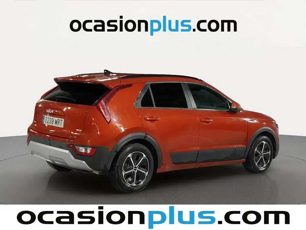 Usado Kia Niro 184 CV (135 kW) 2024 Rojo SUV