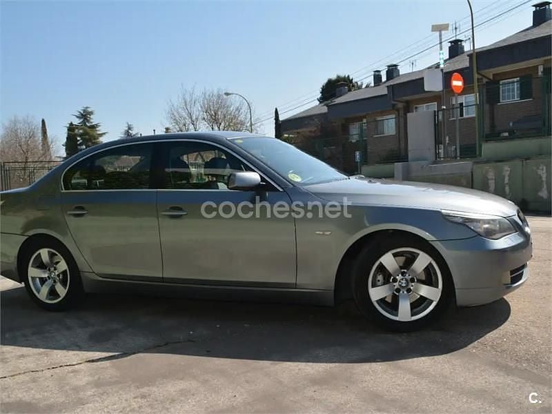 Usado BMW 520 Sport Line 163 CV (119 kW) 2008 Gris / plata Berlina