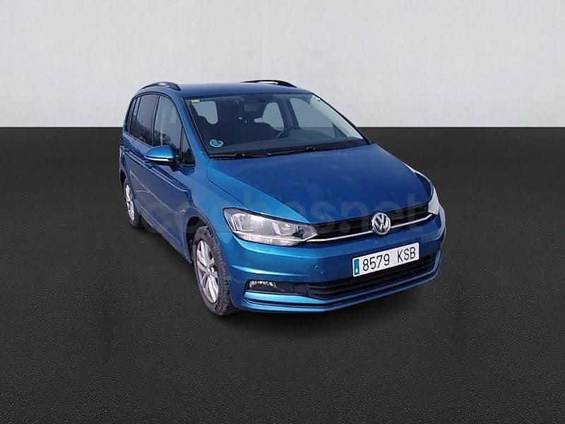 Usado VW Touran Business 115 CV (84 kW) 2018 Azul Monovolumen