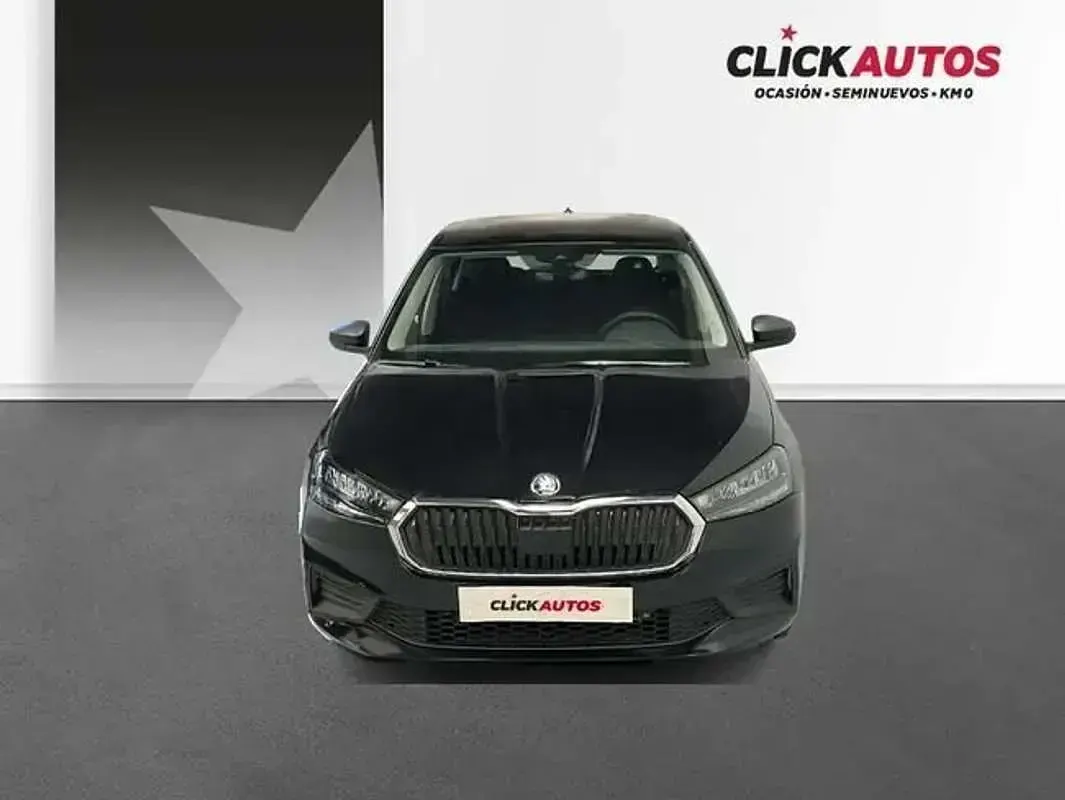 Usado Skoda Fabia Essence 80 CV (58 kW) 2025 Negro Utilitario