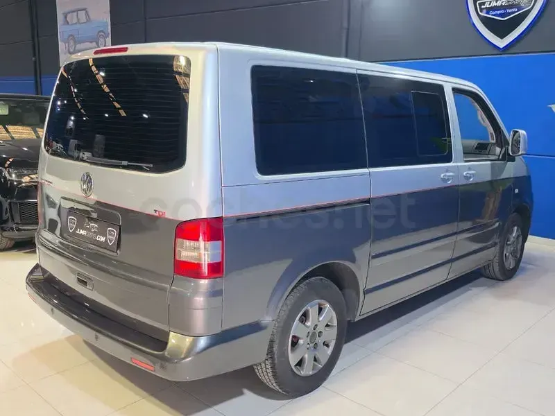 Usado VW Multivan Trendline 130 CV (95 kW) 2007 Gris / plata Monovolumen