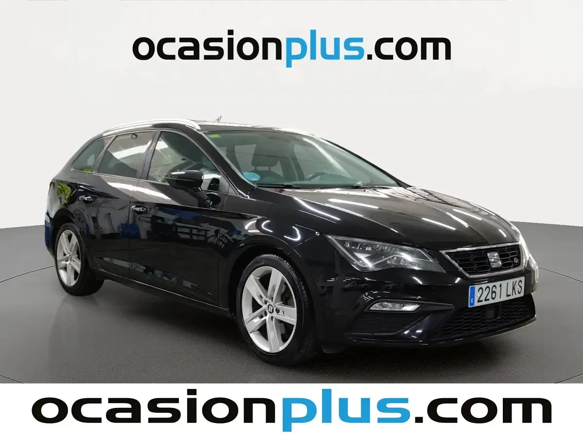 Usado Seat Leon FR 130 CV (95 kW) 2020 Negro Monovolumen