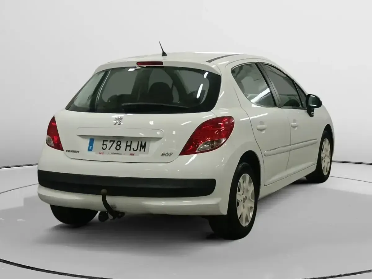 Usado Peugeot 207 Active 70 CV (51 kW) 2012 Berlina