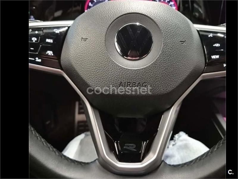 Usado VW Golf VIII R-line 130 CV (95 kW) 2021 Blanco Berlina