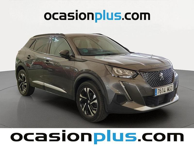 Usado Peugeot 2008 Allure 130 CV (95 kW) 2023 Gris SUV