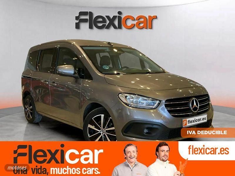 Usado Mercedes T180 116 CV (85 kW) 2023 Gris Monovolumen