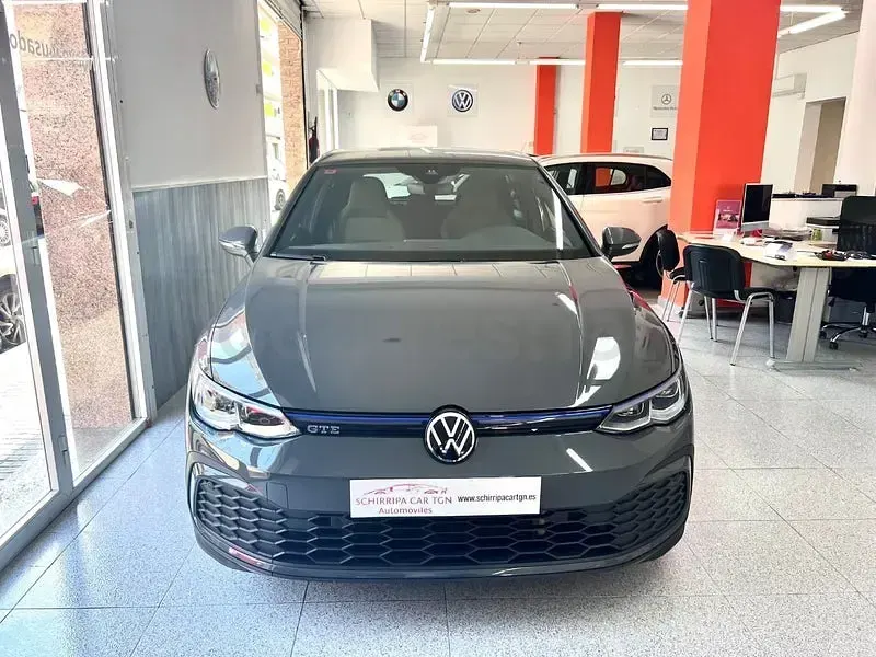 Usado VW Golf VIII GTE 245 CV (180 kW) 2022 Gris / plata Berlina