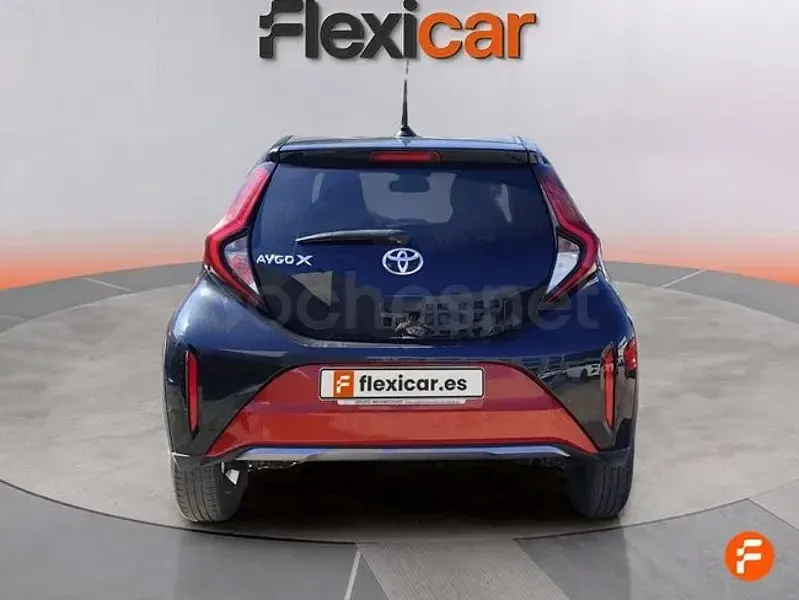 Usado Toyota Aygo X 72 CV (52 kW) 2022 Rojo SUV