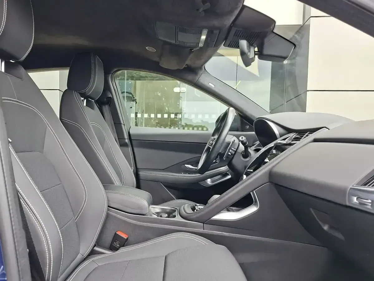 Usado Jaguar E-Pace R-Dynamic 163 CV (119 kW) 2021 Azul SUV